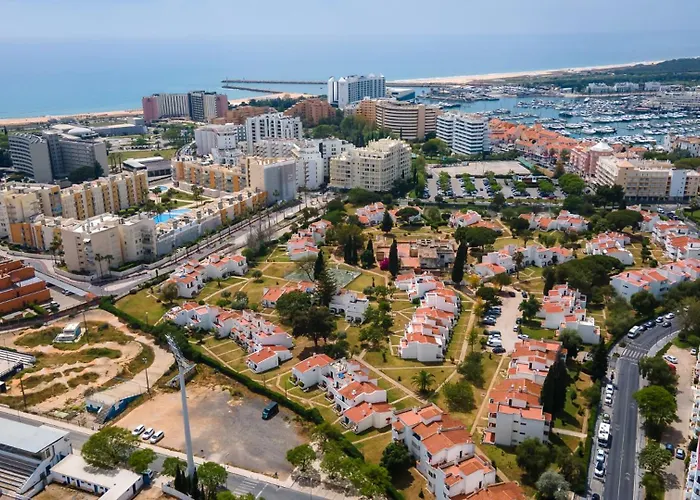 1 Bdr Vilamoura Escape W Patio By Lovelystay