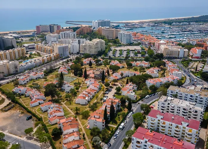 1 Bdr Vilamoura Escape W Patio By Lovelystay